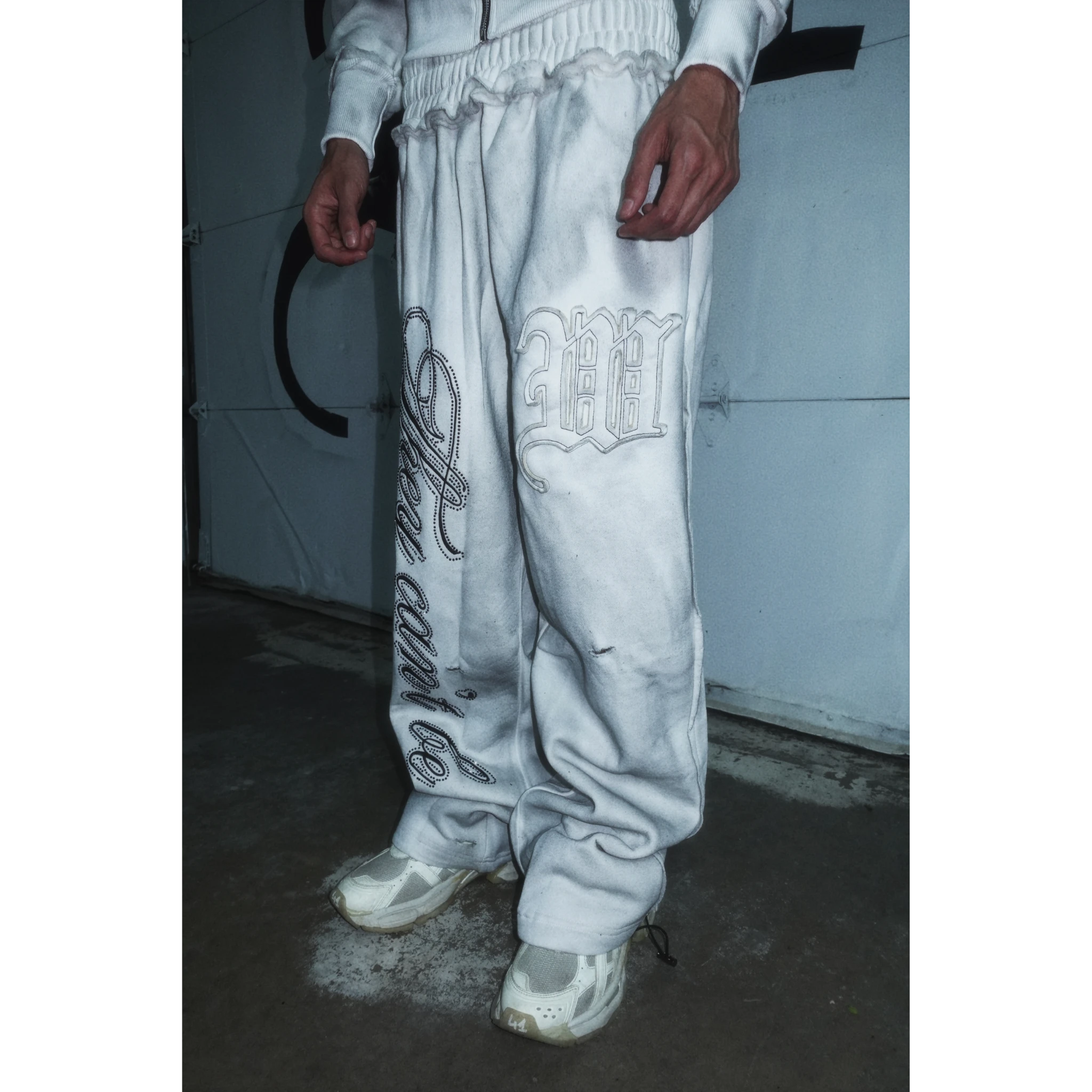 "DIRTY SNOW" CRYSTALIZED SWEATSUIT