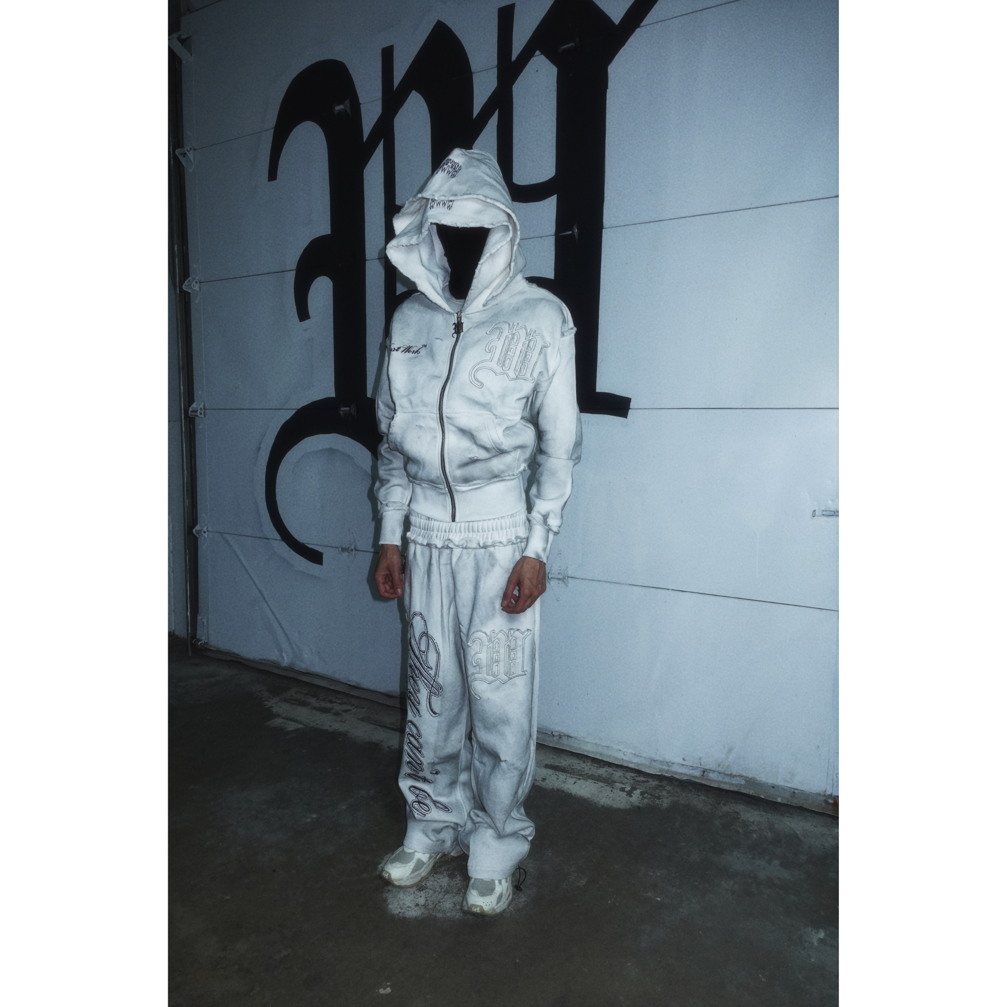 "DIRTY SNOW" CRYSTALIZED SWEATSUIT